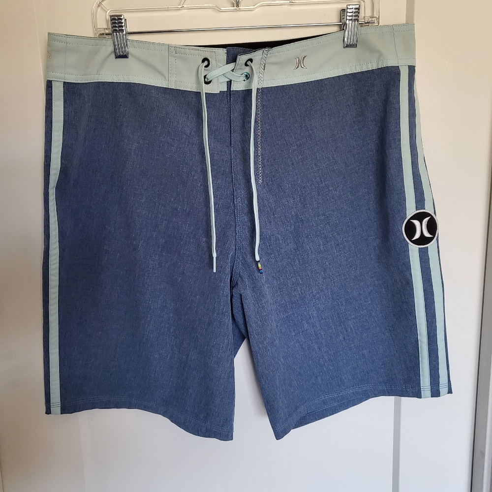 Hurley Phantom Boardshorts Size Medium 7"